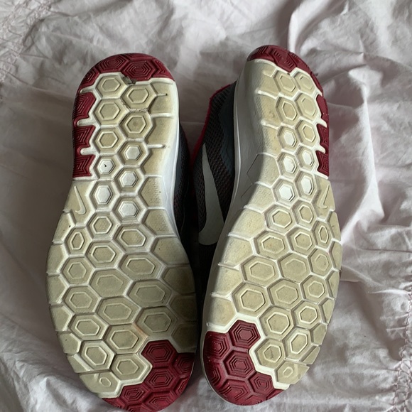 70% off Nike Kids Shoes - Picture 4 of 6